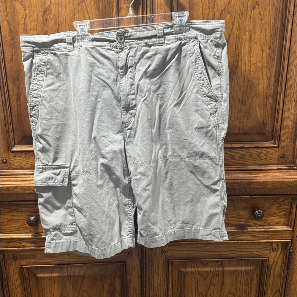 Roundtree and Yorke Cargo Khaki and Denim Shorts size 44
